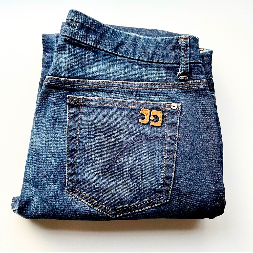 Joe’s Jeans Muse Flares in Thomson Wash - Size 30